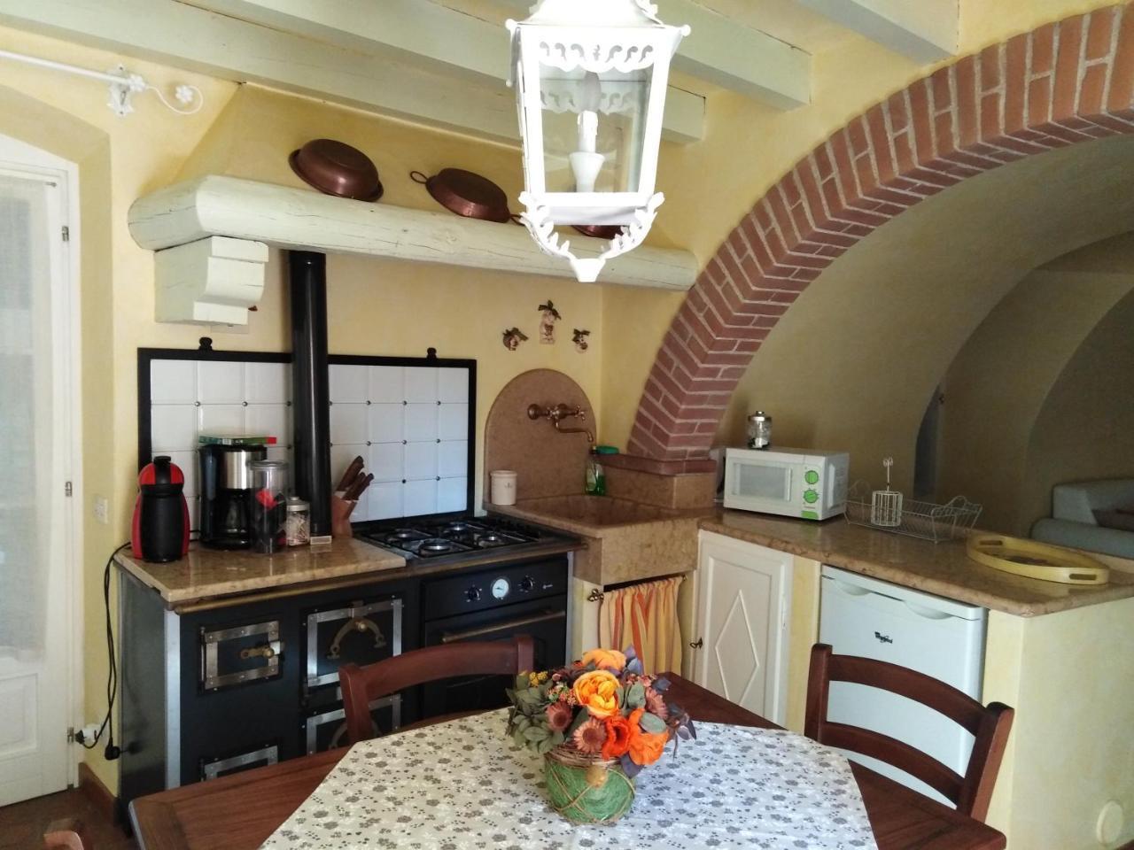 Casa Del Capitello Apartment คาปริโน เวโรเนเซ ภายนอก รูปภาพ