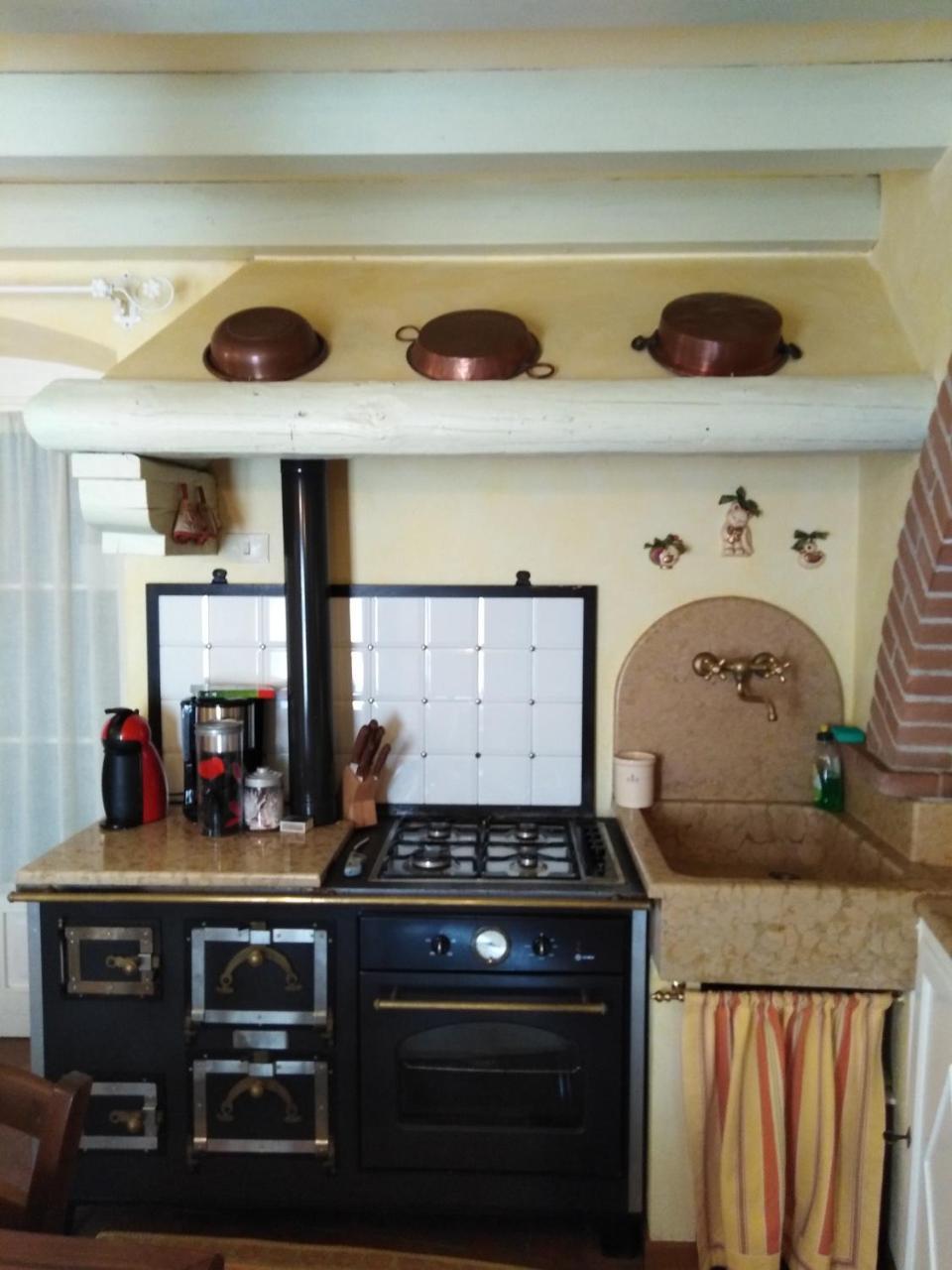 Casa Del Capitello Apartment คาปริโน เวโรเนเซ ภายนอก รูปภาพ