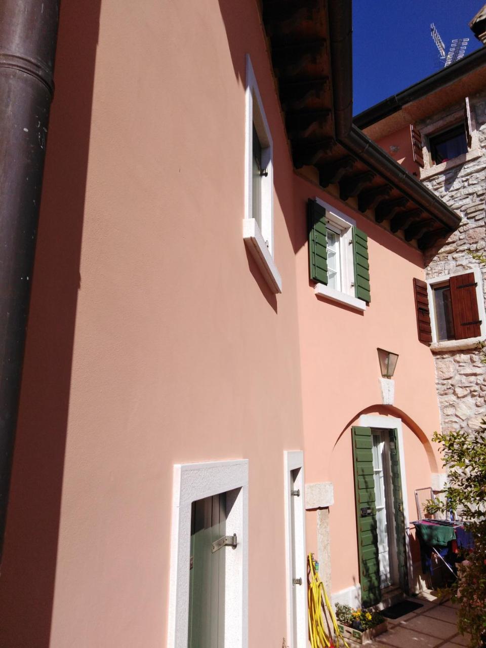 Casa Del Capitello Apartment คาปริโน เวโรเนเซ ภายนอก รูปภาพ