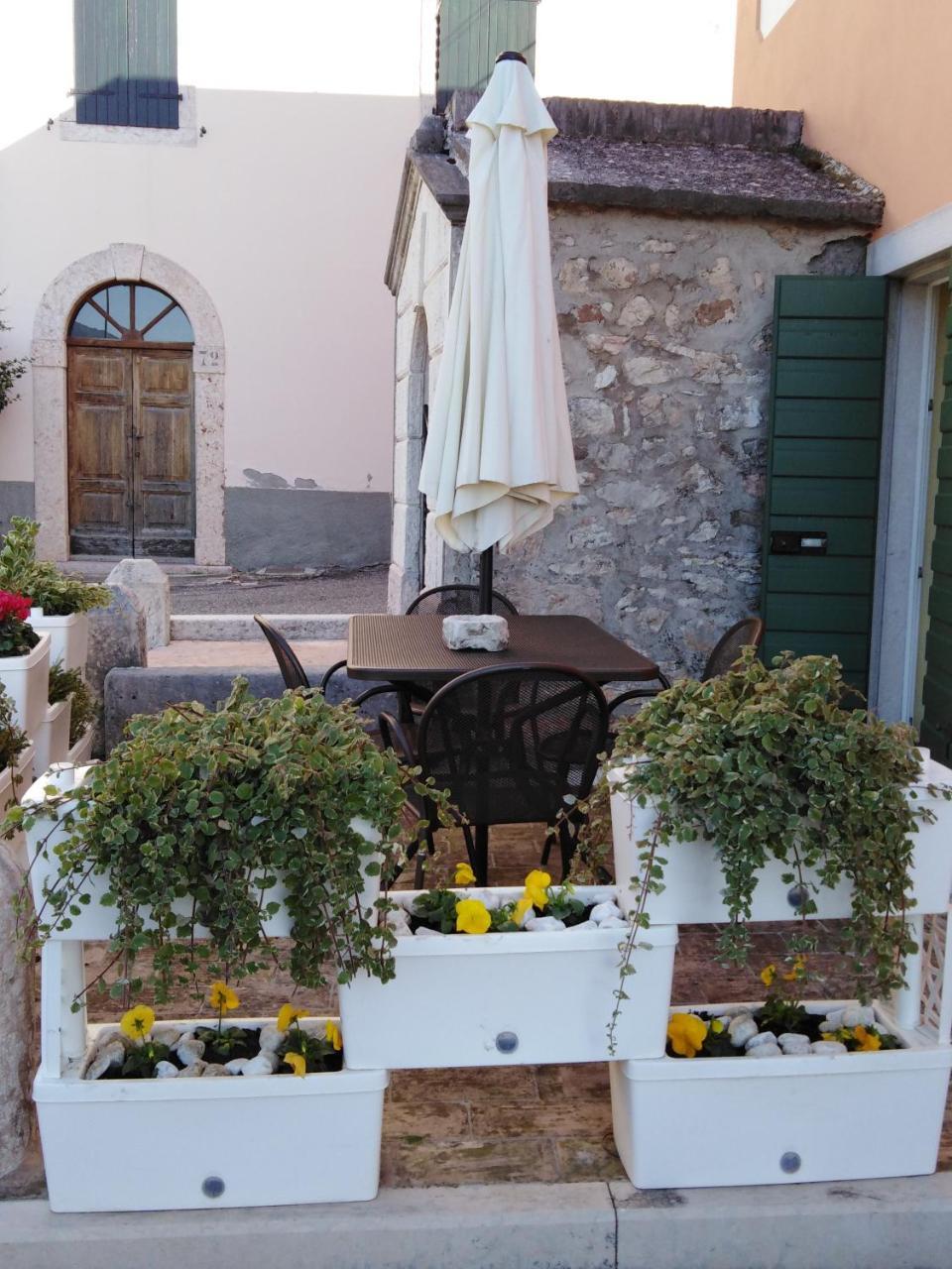 Casa Del Capitello Apartment คาปริโน เวโรเนเซ ภายนอก รูปภาพ